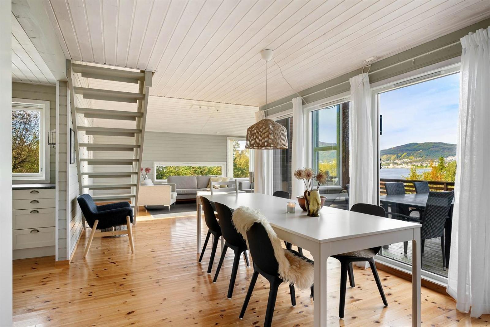 Вилла Charming House Located By The Fjord With The Pultpitrock Within Short Distance Йёрпеланн Экстерьер фото
