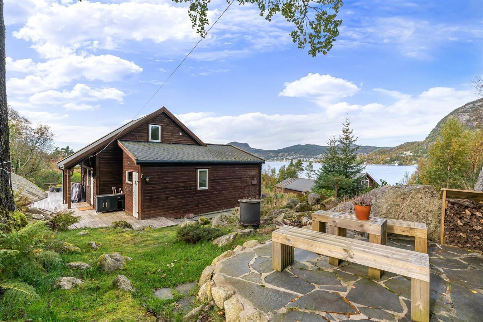 Вилла Charming House Located By The Fjord With The Pultpitrock Within Short Distance Йёрпеланн Экстерьер фото