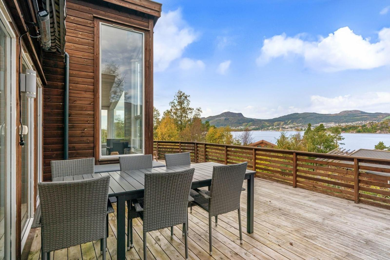 Вилла Charming House Located By The Fjord With The Pultpitrock Within Short Distance Йёрпеланн Экстерьер фото