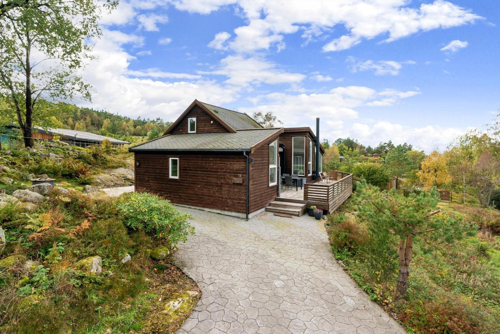 Вилла Charming House Located By The Fjord With The Pultpitrock Within Short Distance Йёрпеланн Экстерьер фото