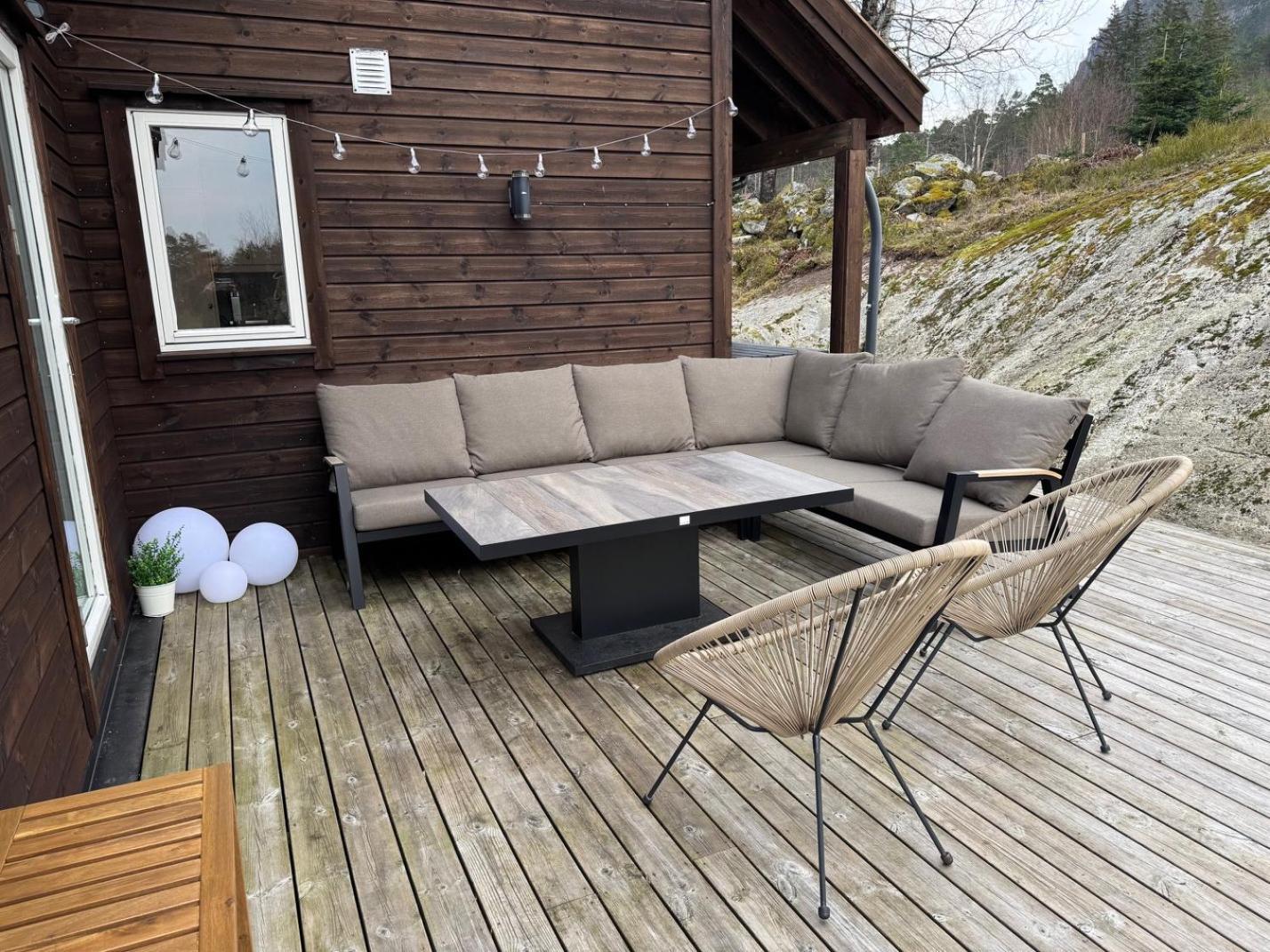 Вилла Charming House Located By The Fjord With The Pultpitrock Within Short Distance Йёрпеланн Экстерьер фото