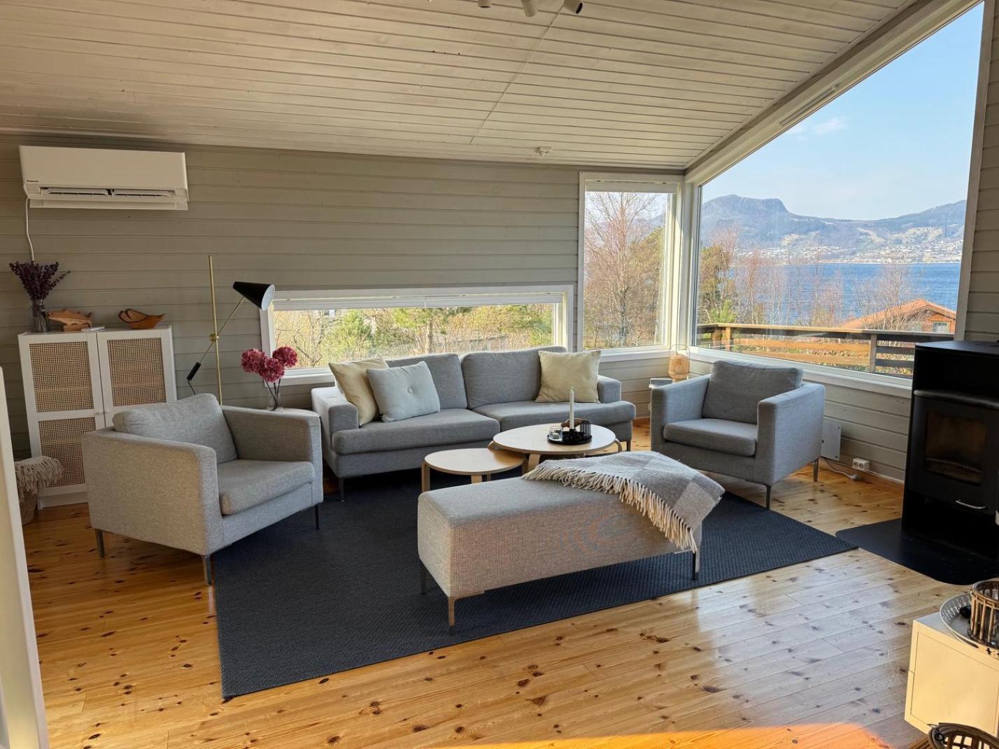 Вилла Charming House Located By The Fjord With The Pultpitrock Within Short Distance Йёрпеланн Экстерьер фото